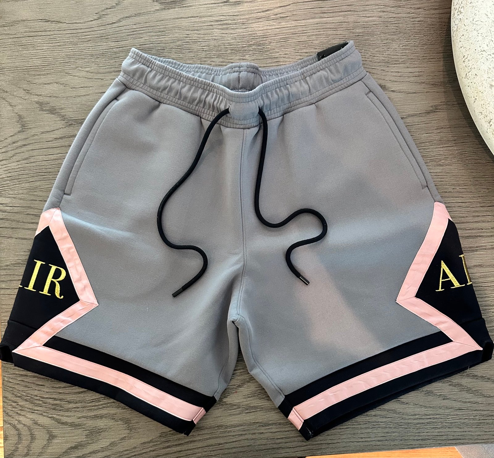 Jordan Remastered Diamond Lux Shorts - Size Medium