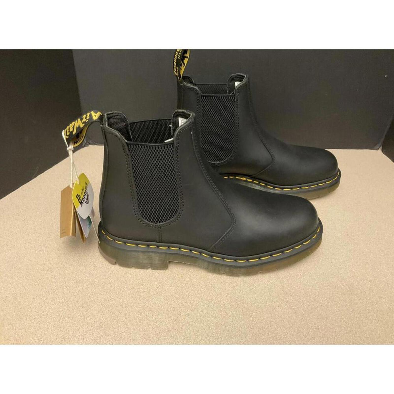 New! Mens Dr. Martens 2976 Black Leather Slip Resistant Chelsea Boots. Size 9M.