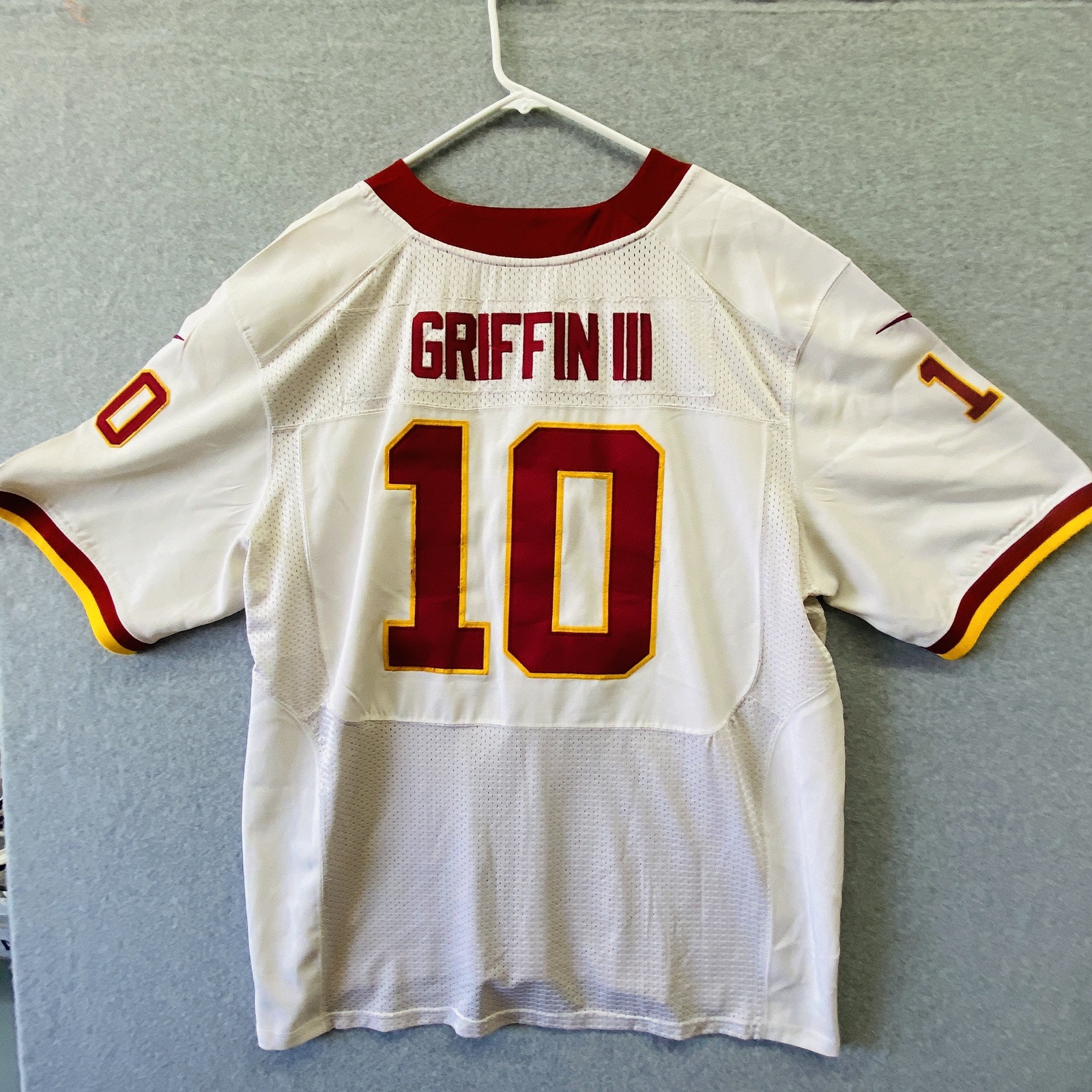 Vintage Robert Griffin III #10 Washington Redskins NFL Jersey Mens Size 56 XXL