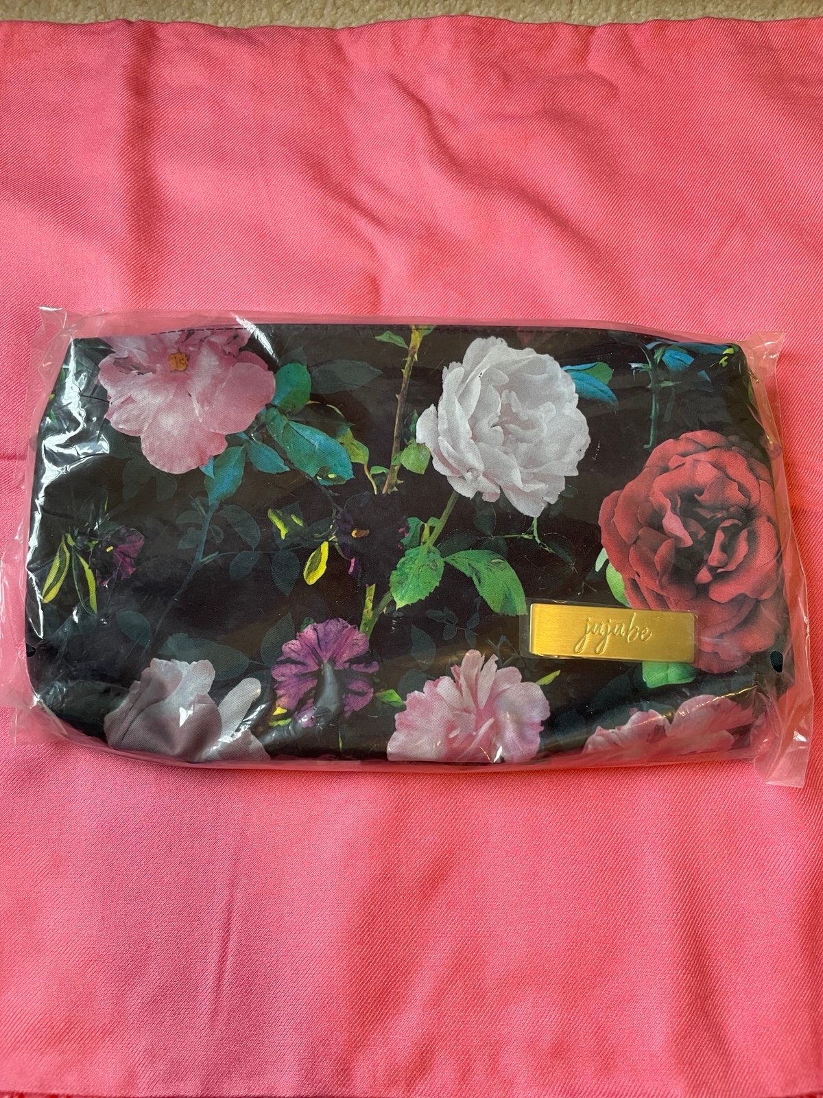 NWT NIP jujube ju-ju-be quick Rose Garden, pouch w. 2 straps, machine washable!