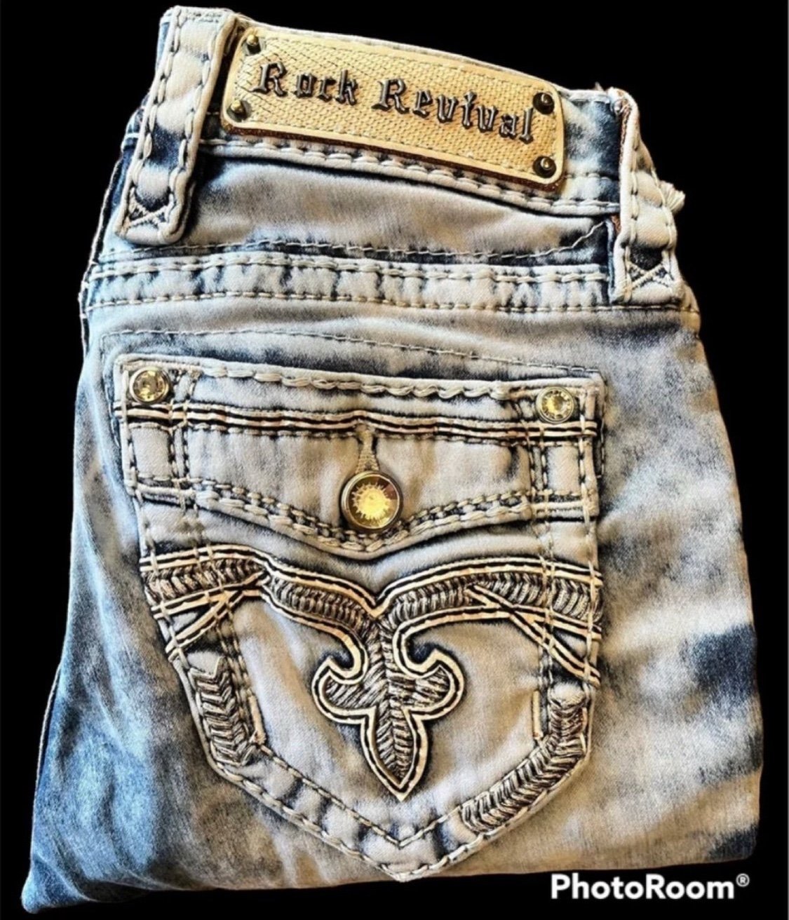 (24HRSALE) Rock Revival Capris Size 24 Worn Once