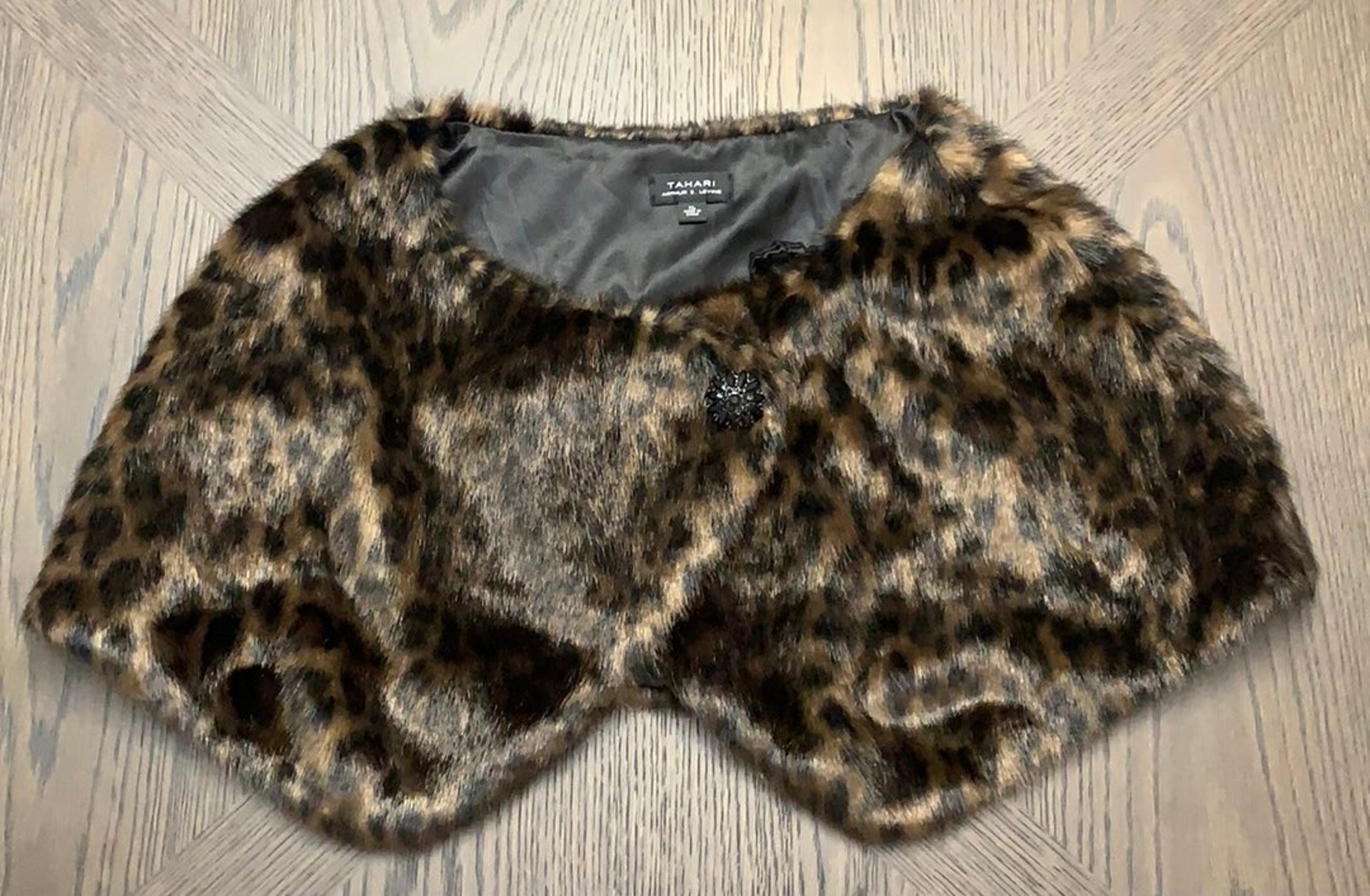 Tahari Faux fur cape dark leopard