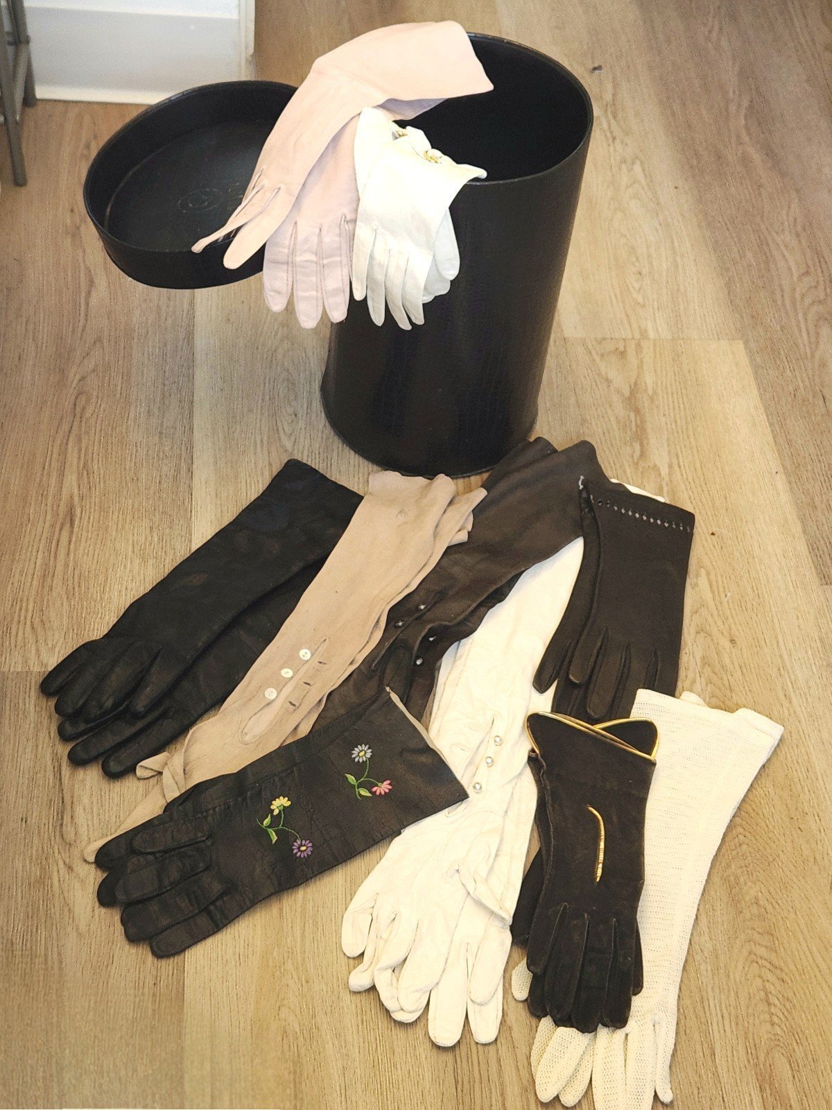 Antique/Vintage Lot of 10 Pair Leather Gloves (3 opera length French)Plus Hatbox