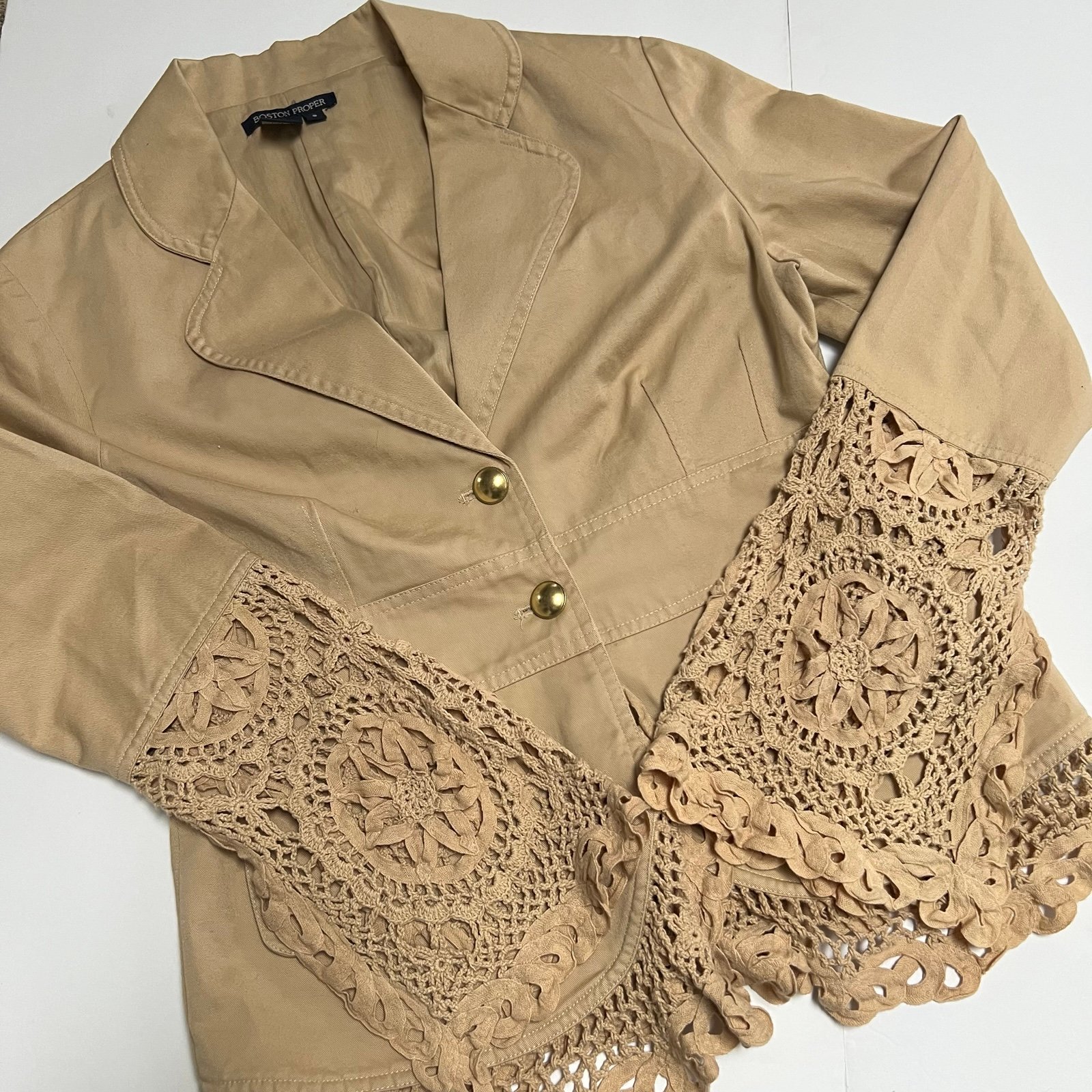 Boston Proper Tan Blazer Crochet Trim Size Medium Gold Buttons