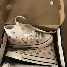 Floral big kids size 4 converse