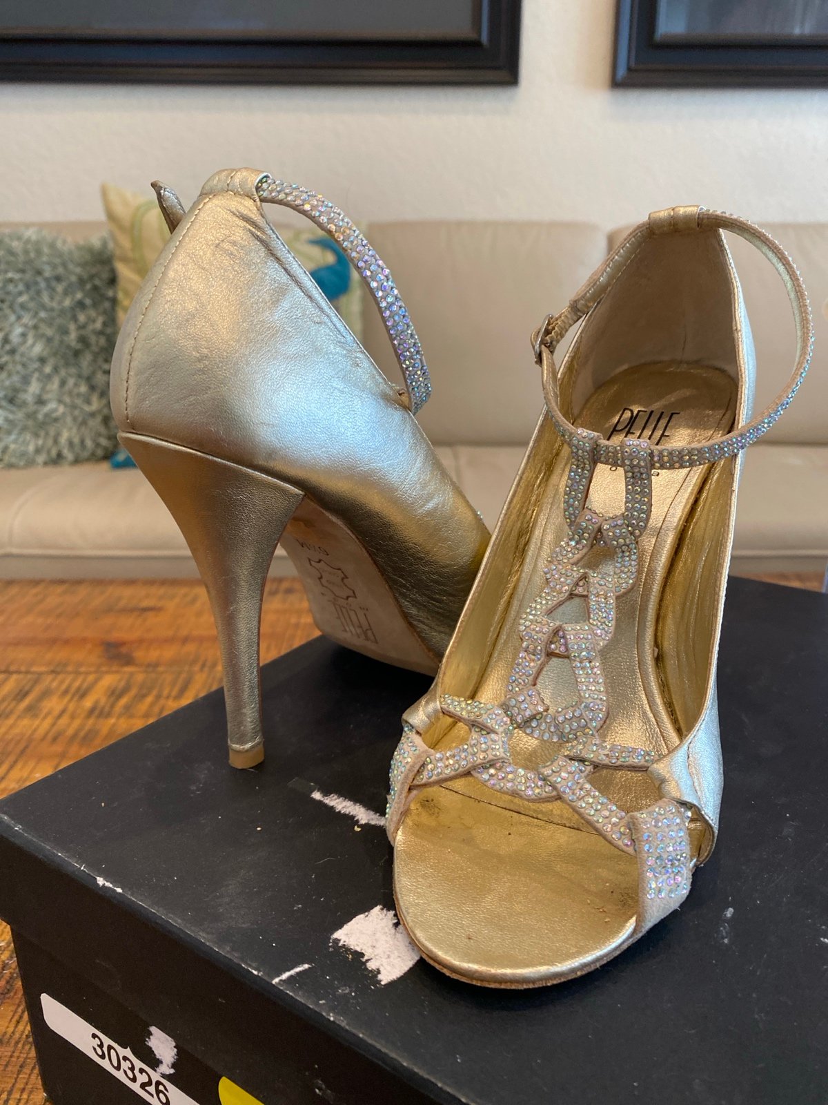 NORDSTROM pelle moda gold high heels