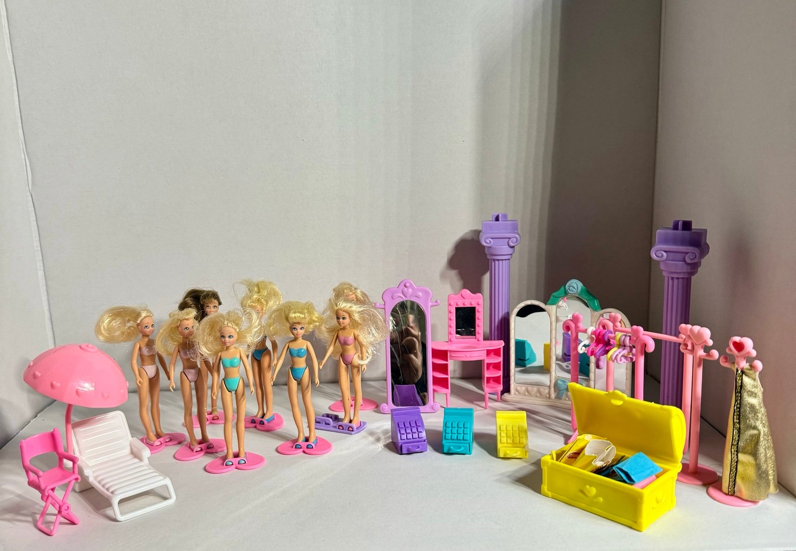 Vintage Melanie's Mall by Cap Toys 1996 Doll Clothes and more