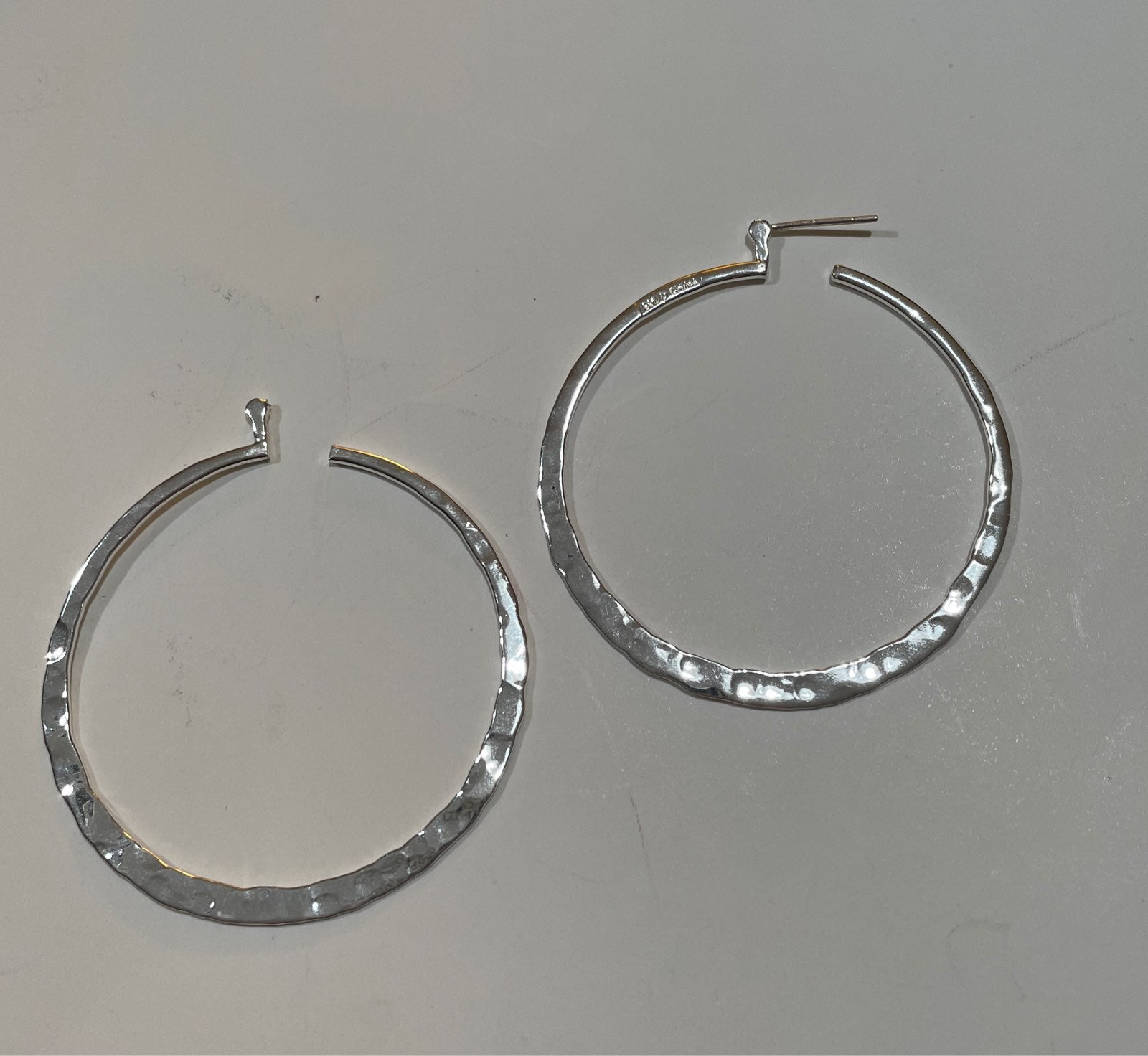 Silpada **Athena Brass Hoop Earrings* KRP0018 Post Hoops Hammered Brass NIB Silpada **Athena Brass Hoop Earrings* KRP0018 Post Hoops Hammered Brass NIB