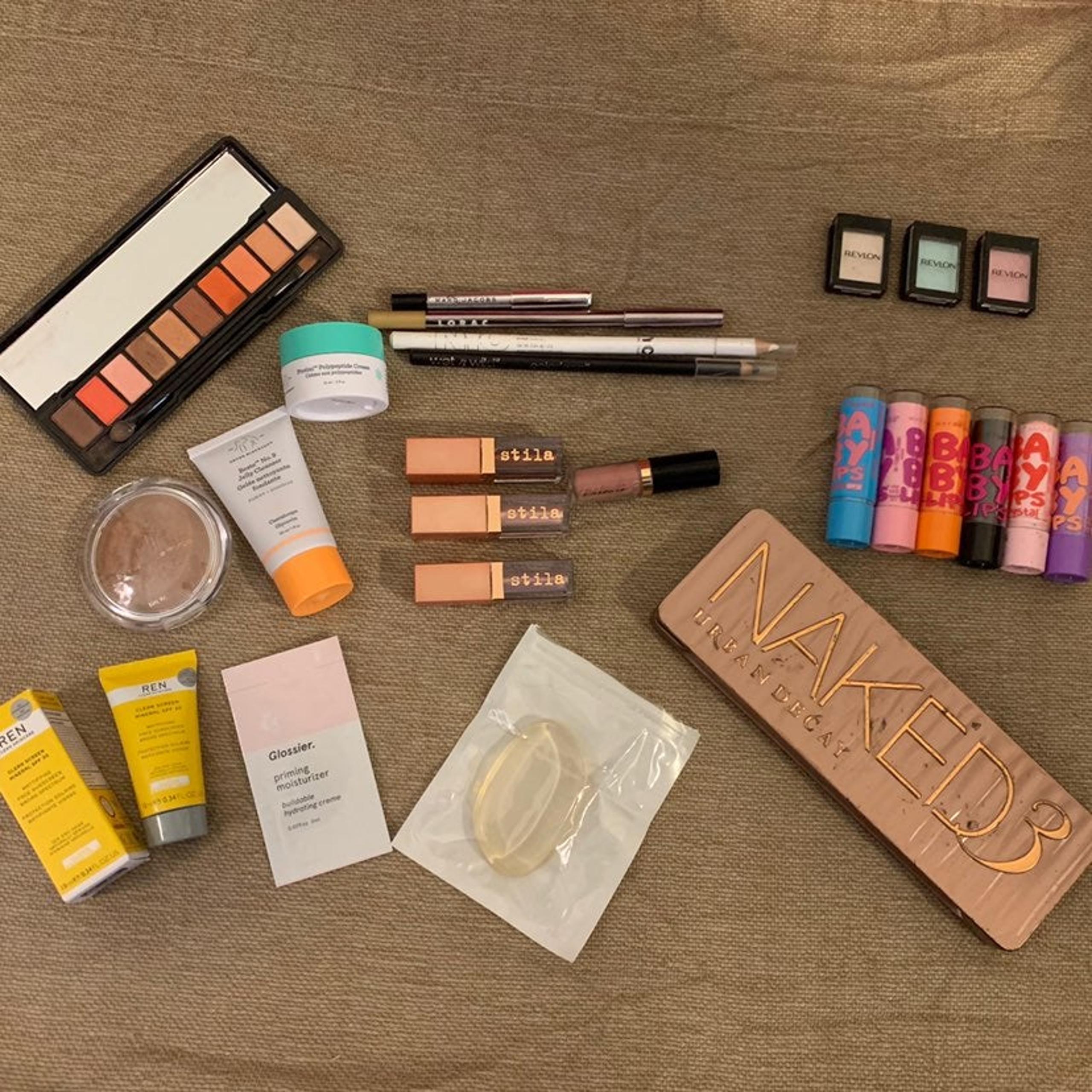 Makeup skincare bundle eyeshadow palette