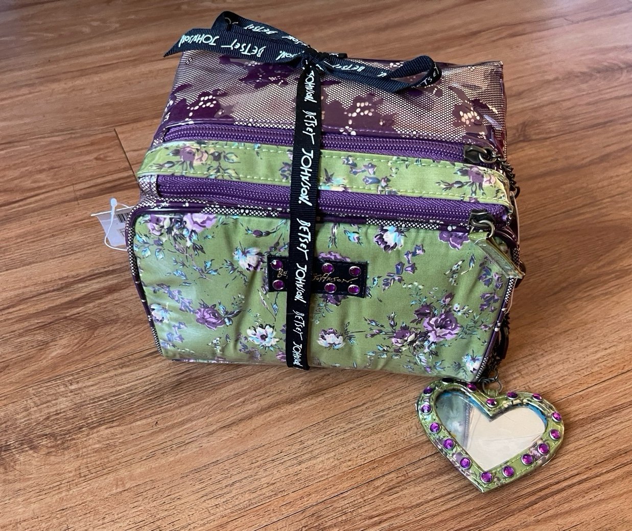 New vintage Betsey Johnson travel case set