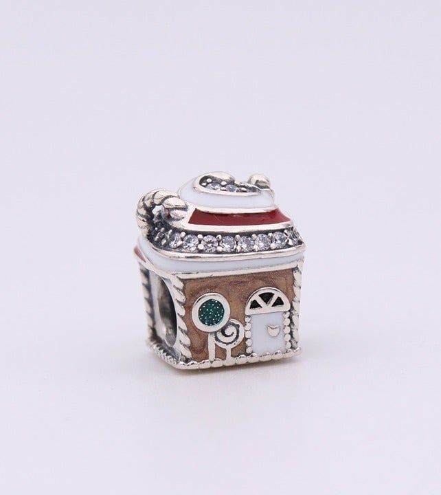 New PANDORA Festive Gingerbread House Holiday Charm