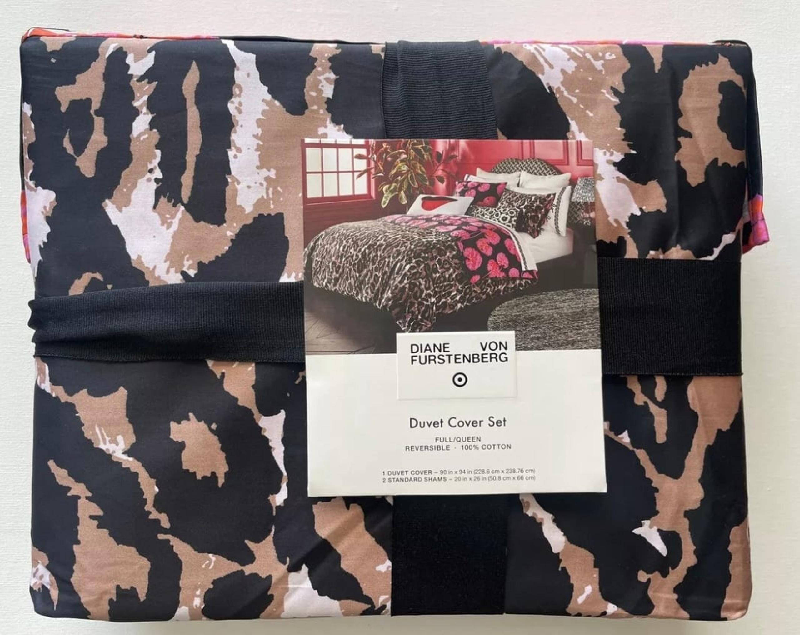 DVF x Target Full/Queen Duvet Sham Set