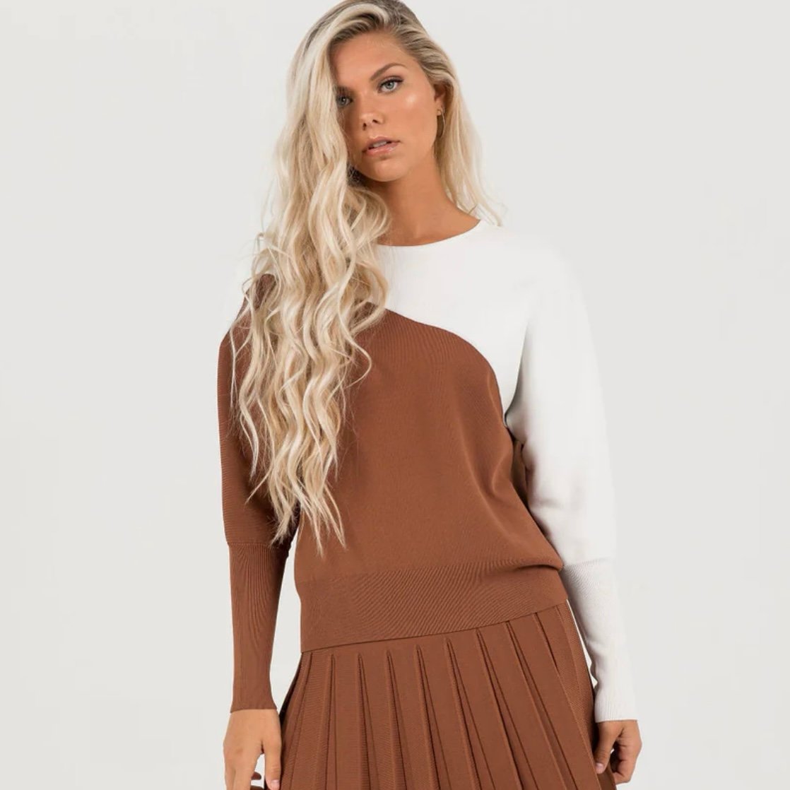 Aleeza Paris Reisling Knit Top In Ivory And Cocoa Small