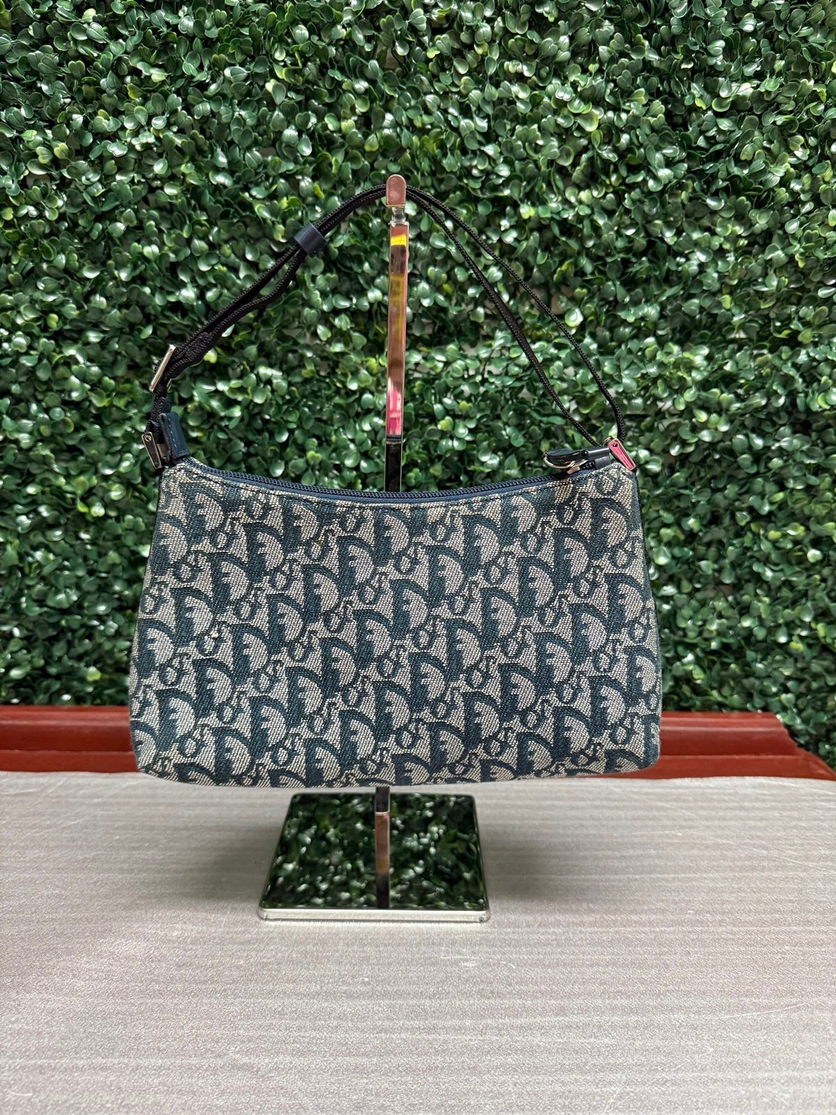 CHRISTIAN DIOR Trotter Diorissimo
Monogram Shoulder Bag Pochette