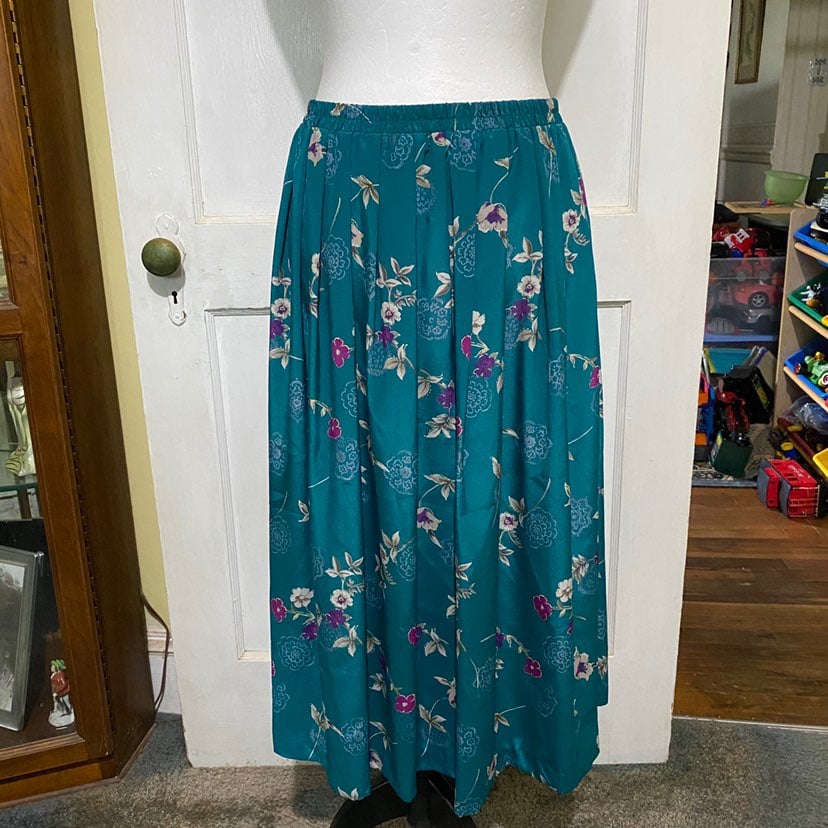 Leslie Fay Vintage Long Floral Skirt