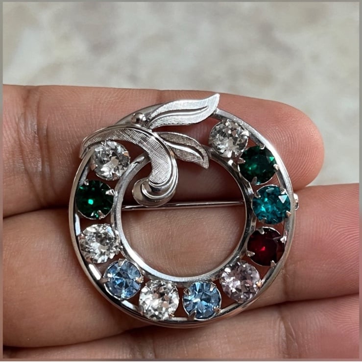 Van Dell Vintage 925 Sterling Silver Multicolored Rhinestone Wreath Brooch