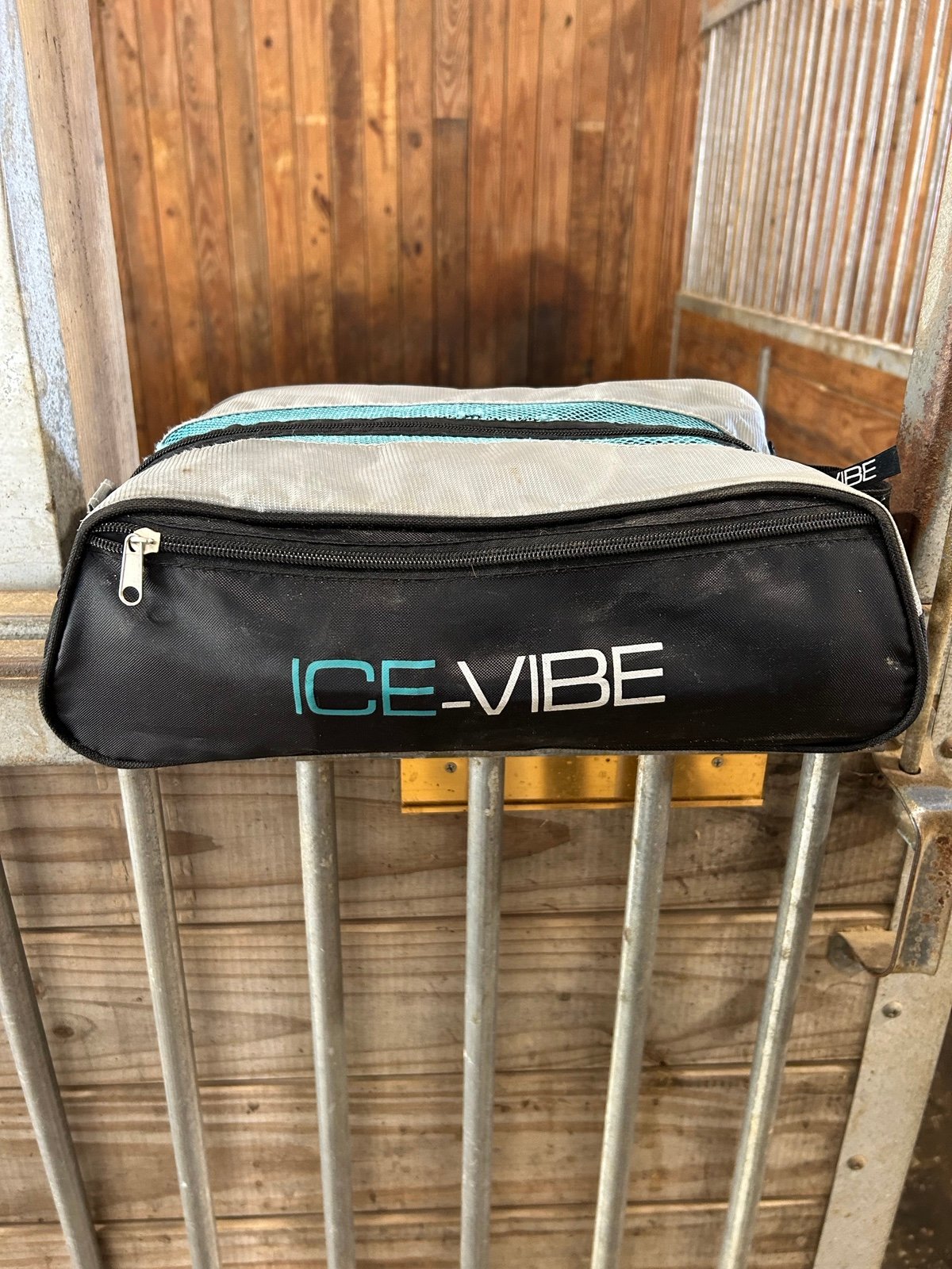 Ice vibe boots have all accessories in them