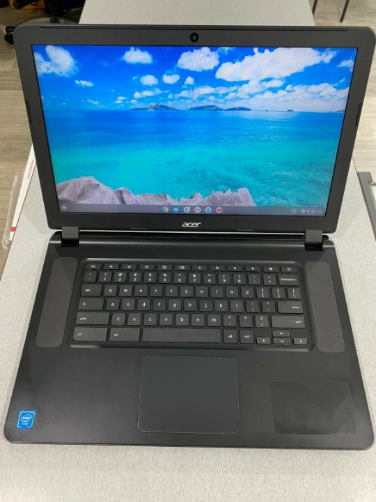 Acer ChromeBook 15 C910-C453 Celeron 3205U 1.5GHz 4GB RAM 16GB eMMC (B)
