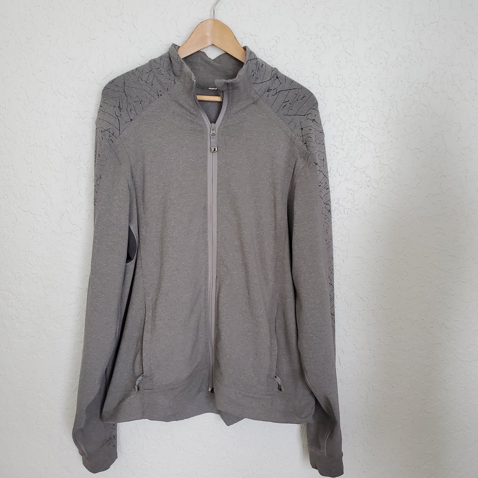 Lululemon Men's Full zip grey gym track jacket sz Large