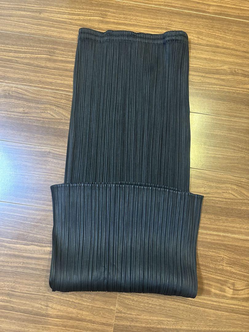 Excellent Condition - Pleats Please Long Skirt - Black - Size 4