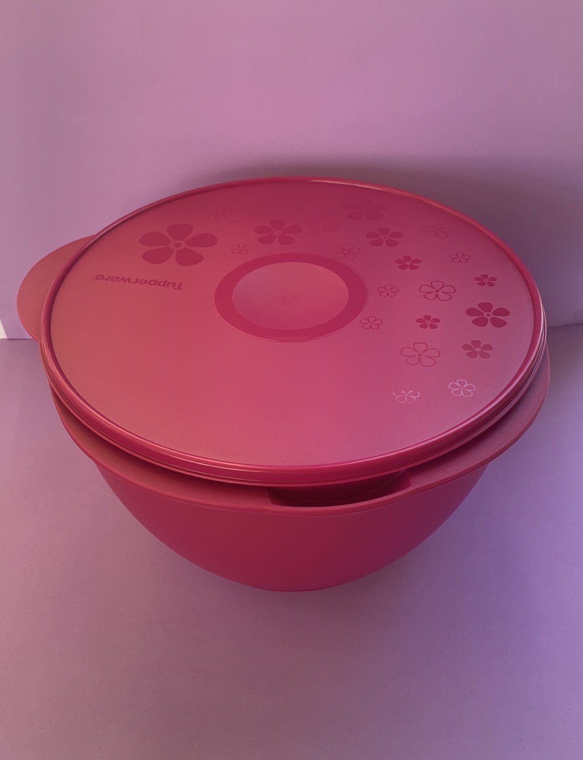 Tupperware Maxi Jumbo Mega Mixing Bowl Fushia Color
