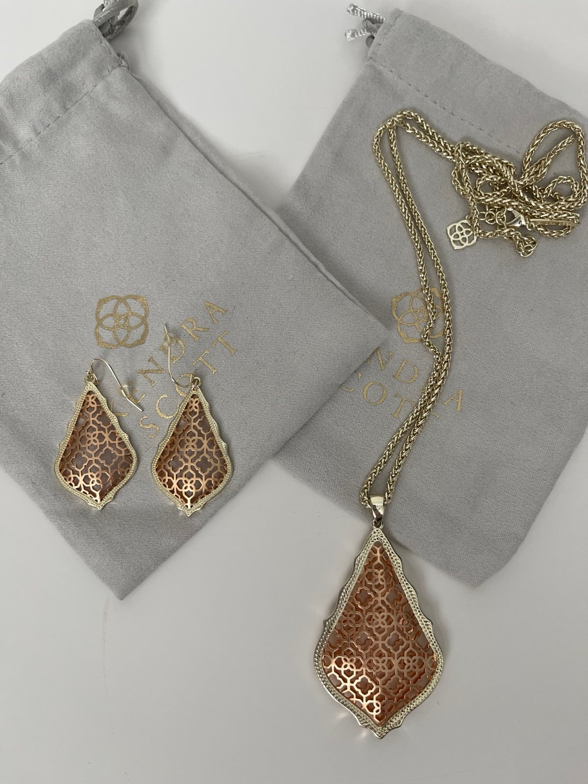 Kendra Scott set Aiden Necklace + Addie Earrings ROSE GOLD