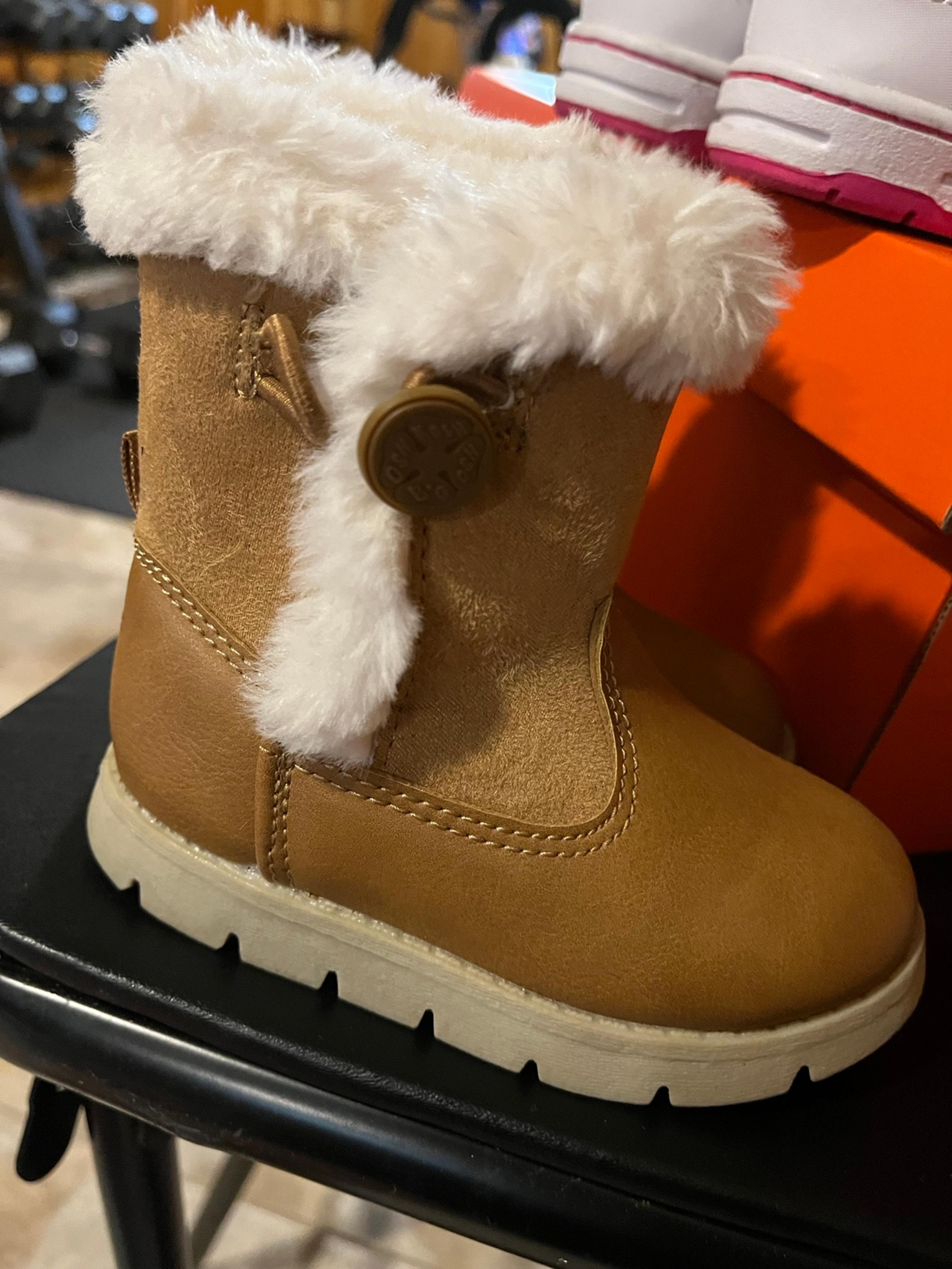 Oshkosh bgosh faux fur boots toddler size 6