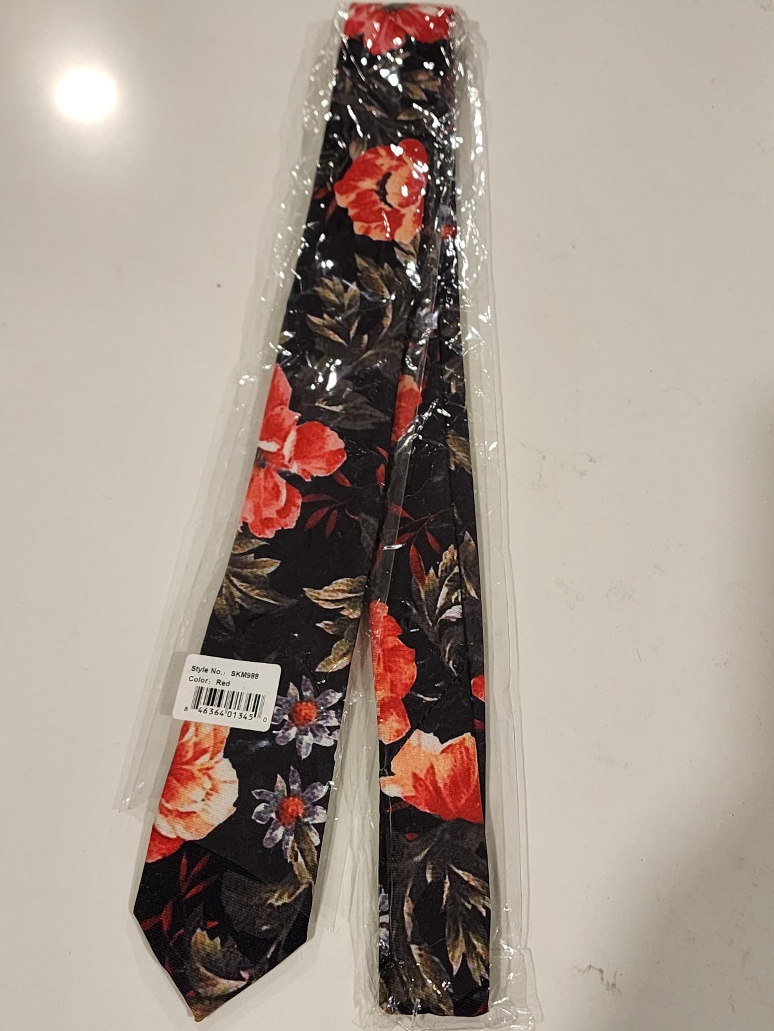 Tie NWT Skinny Tie Madness Red Floral Print