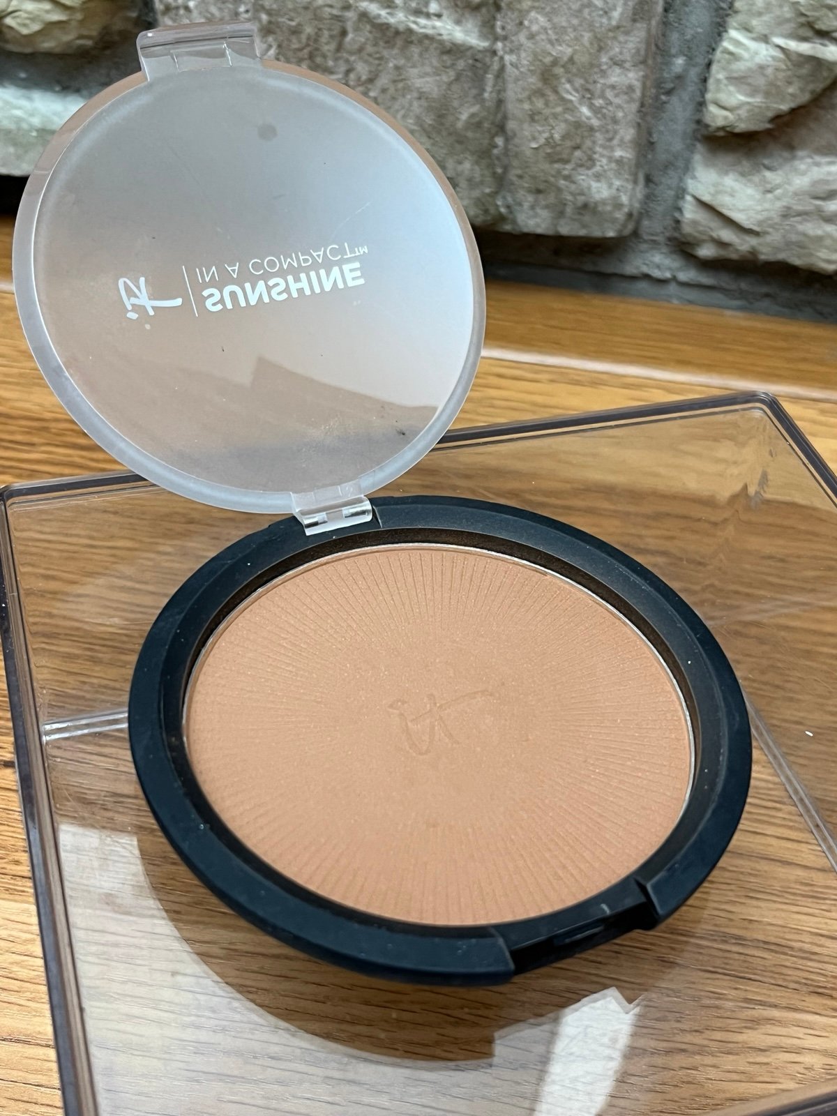 It Cosmetics Sunshine In A Compact Anti Aging Matte Bronzer Warmth Face Makeup
