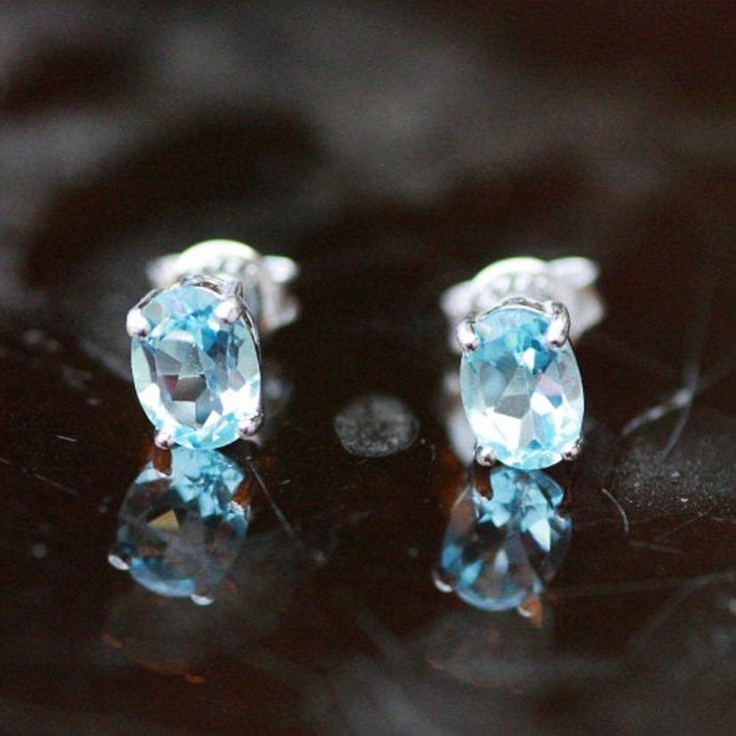14K White Gold Aquamarine (March) Oval Stud Earrings, NWT