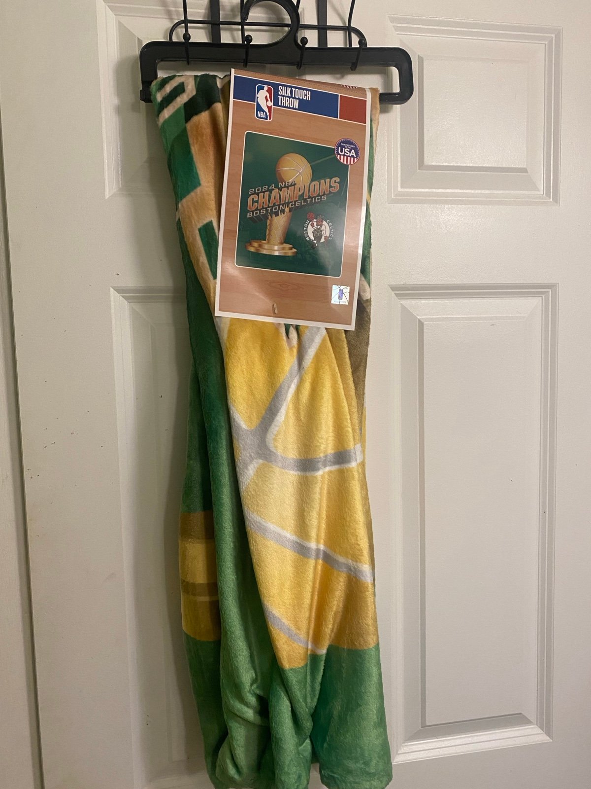 NBA FINALS CHAMPIONS Boston Celtics Plush throw-silk touch