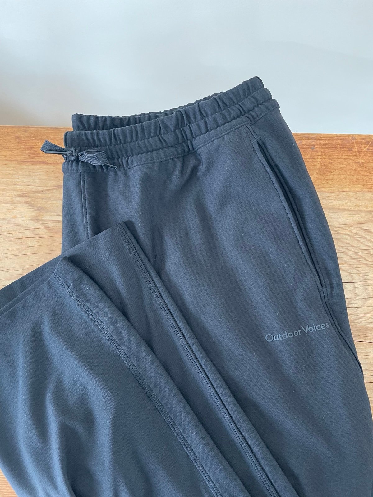 Outdoor Voices Tapered Leg Joggers Black Drawstring Pants Sweats Men’s Sz L