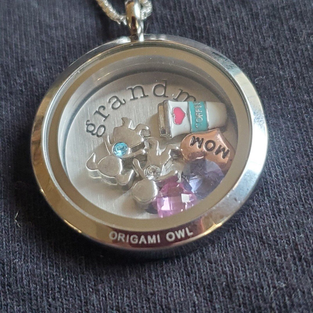 Origami Owl Grandma Locket With 23.5 925 Sterling Silver Chain And 6 Charms