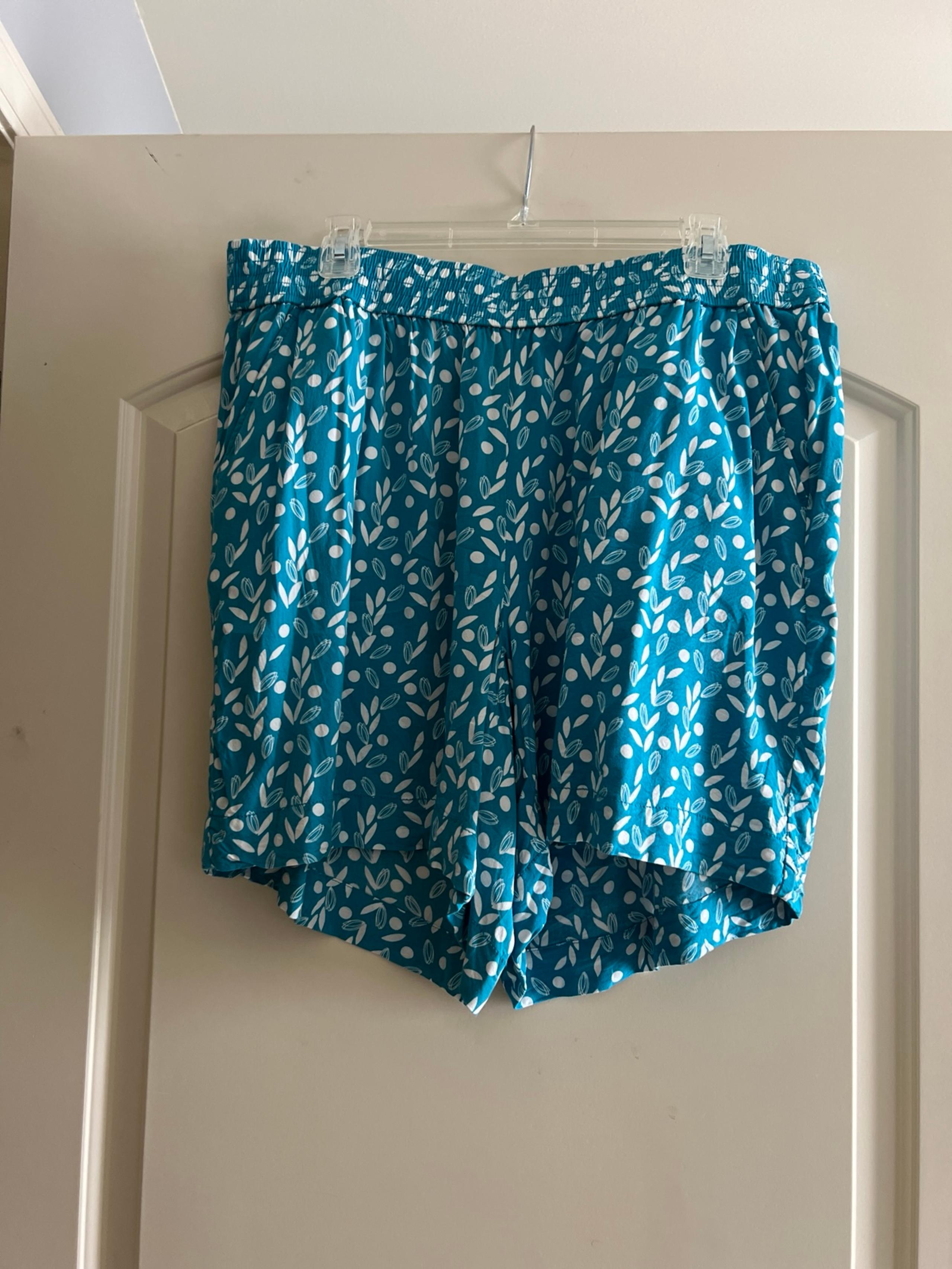Lane Bryant pull on floral rayon shorts