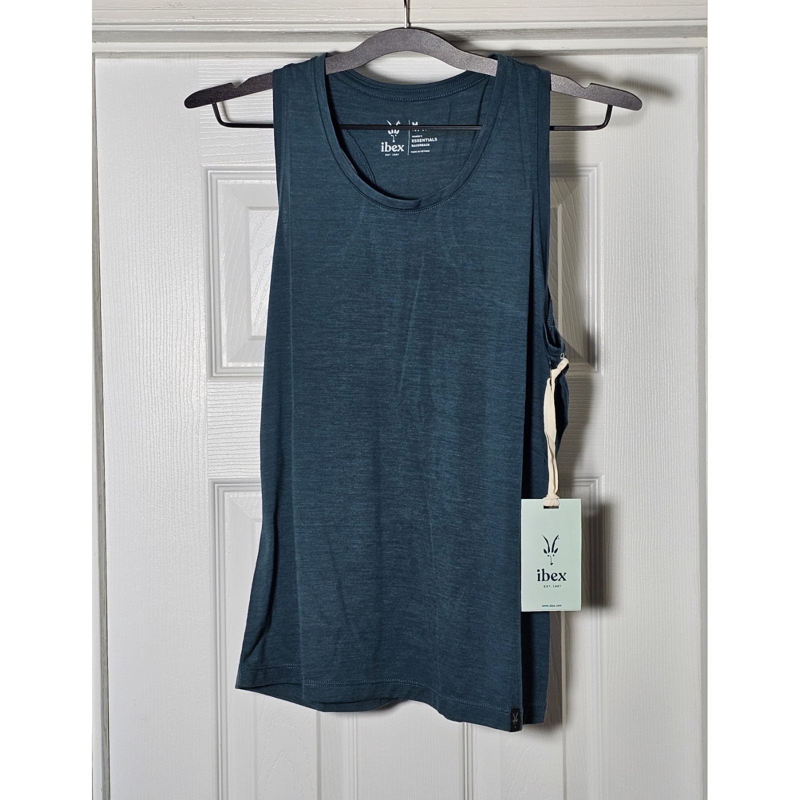 Ibex Women's Essential Merino Racerback Tank Top Green Size Medium