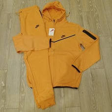 Nike Tech Large Peach Color