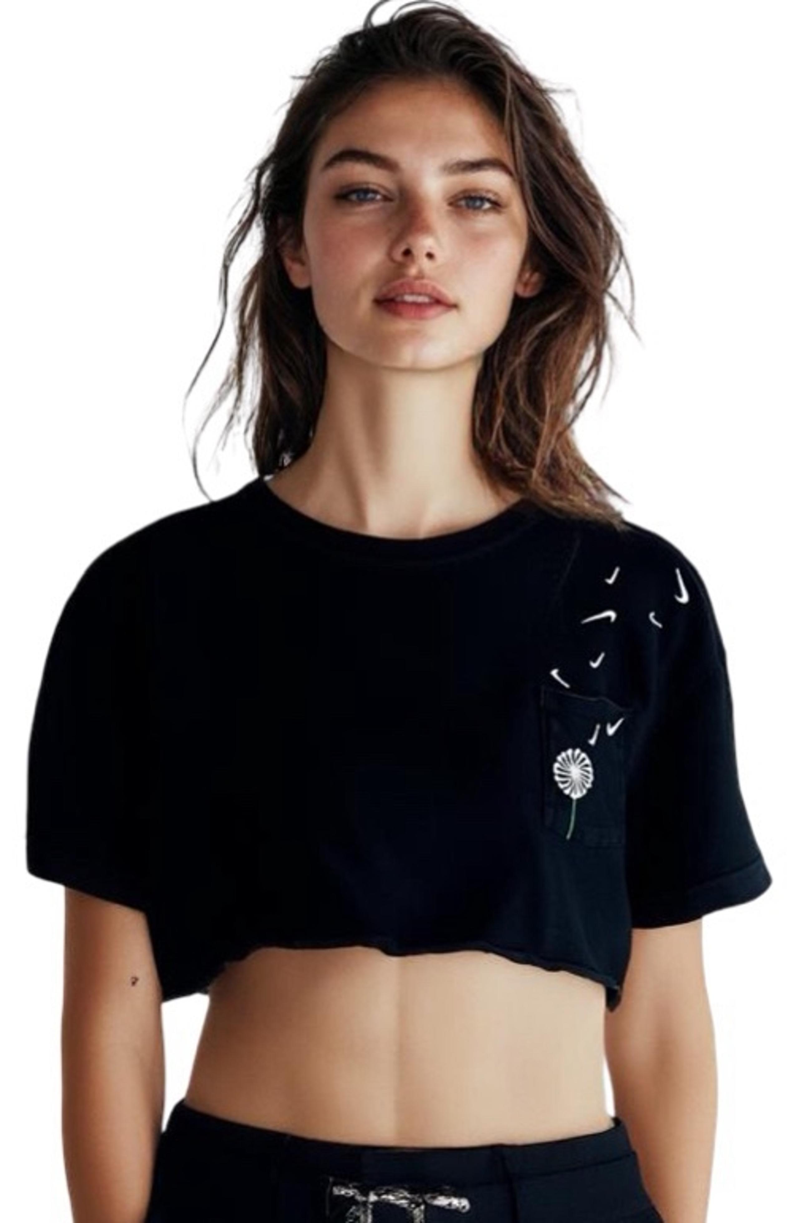Women’s Nike Swoosh Flower Cropped Top