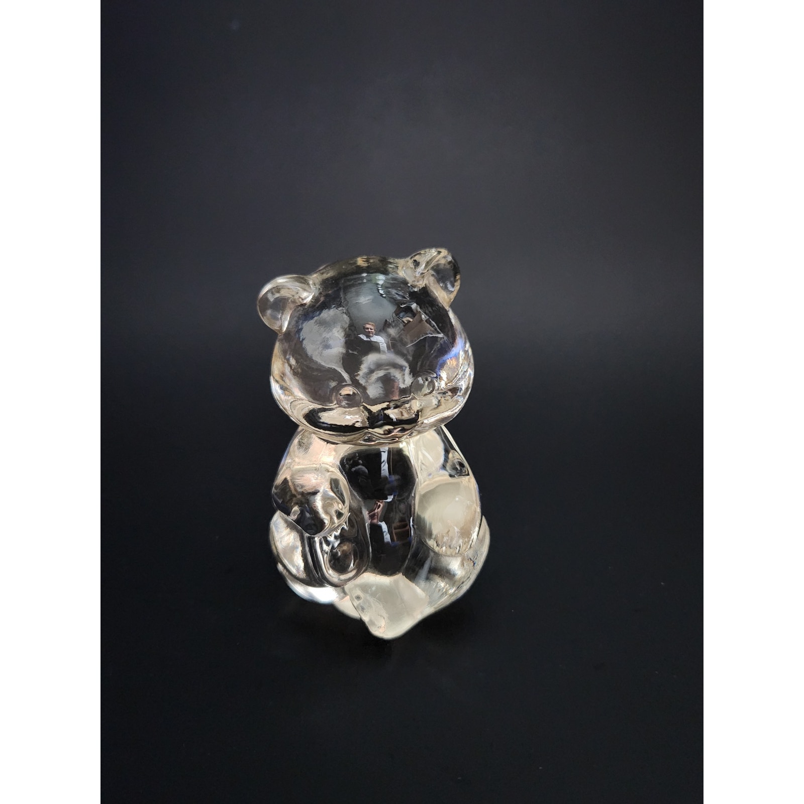Fenton Clear Glass Cute Bear Sitting Playing with Paw Vintage READ 3.5 tall
