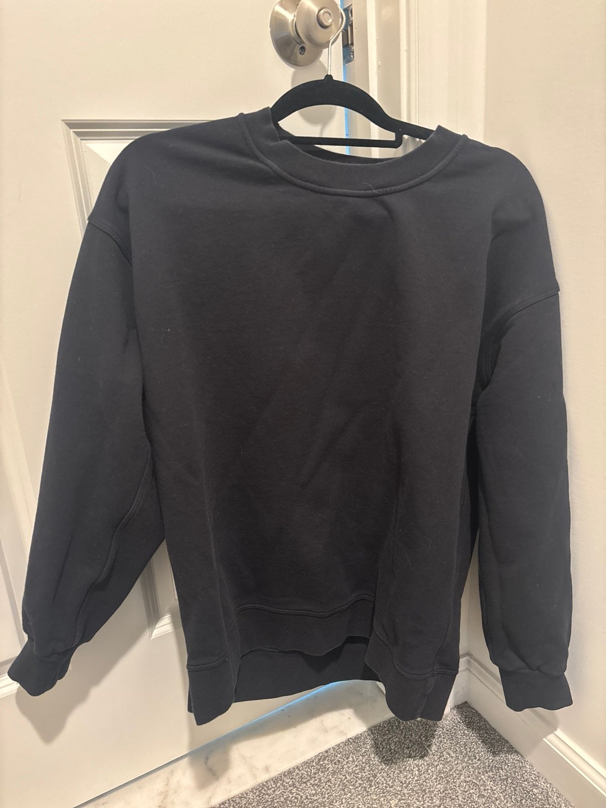 Lululemon Black sweatshirt size 6