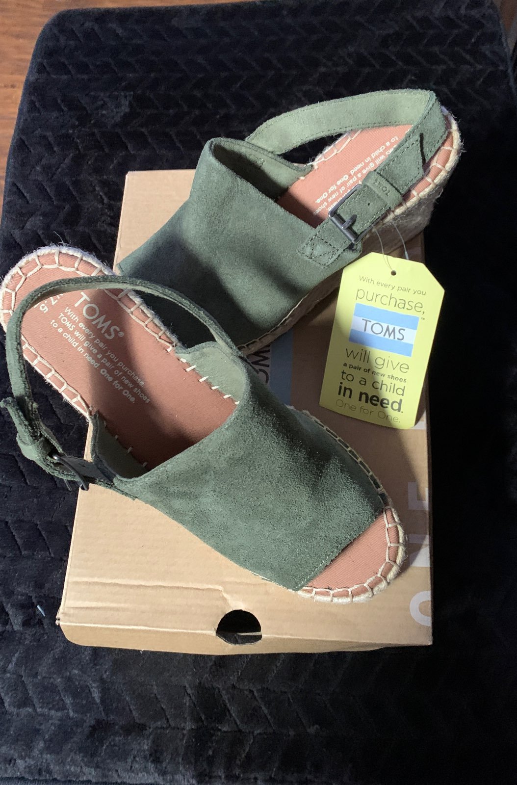 TOMS wedges