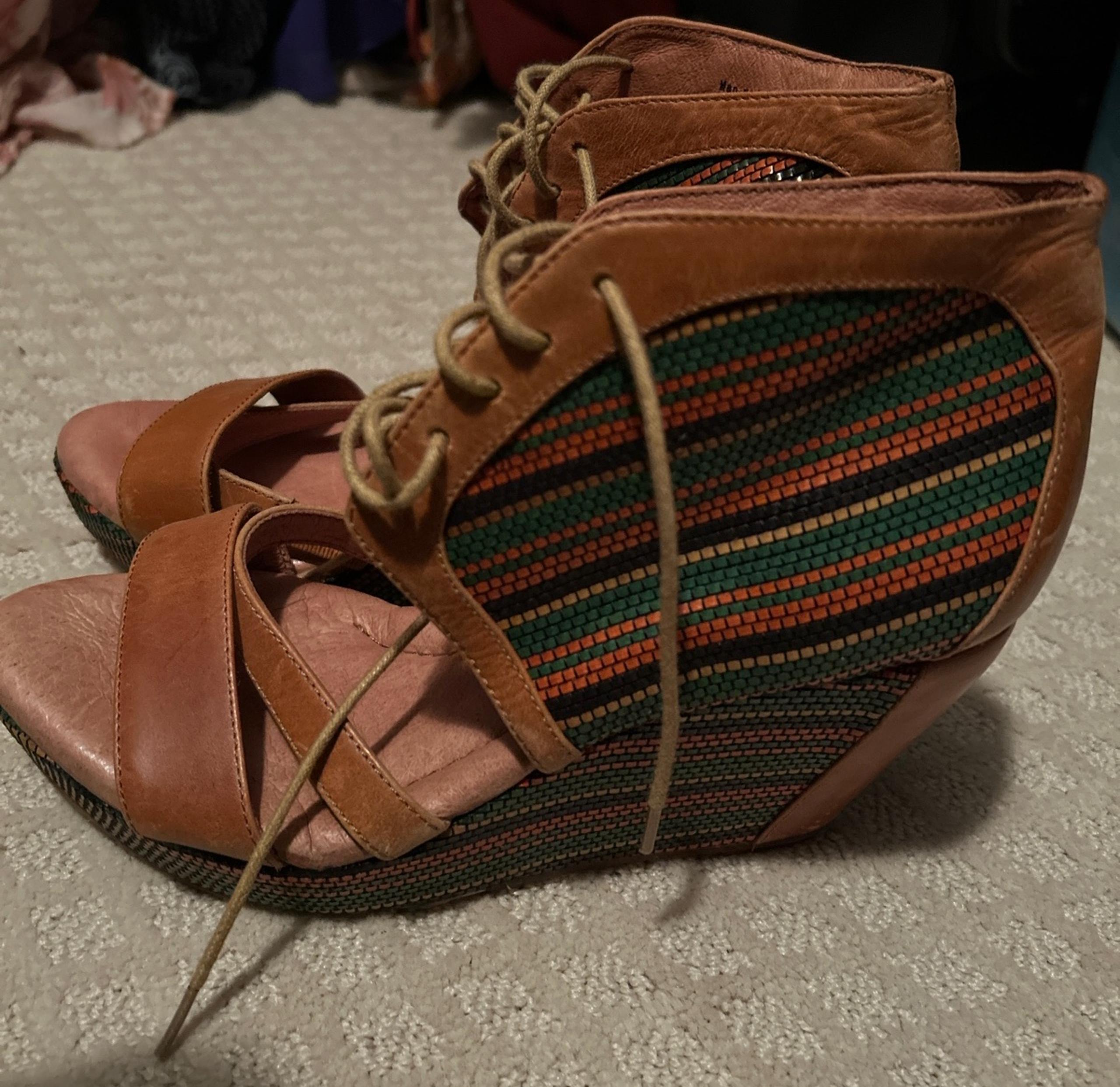 Leather wedge sandal