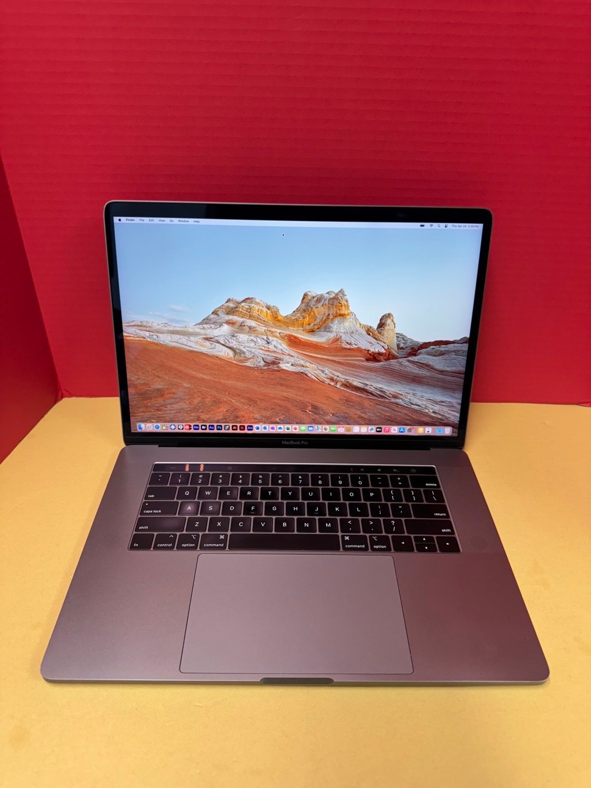 MacBook Pro 15 2019 Space Gray 8Core i9 2.3GHz 16GB 512GB 4GB VDO 560X