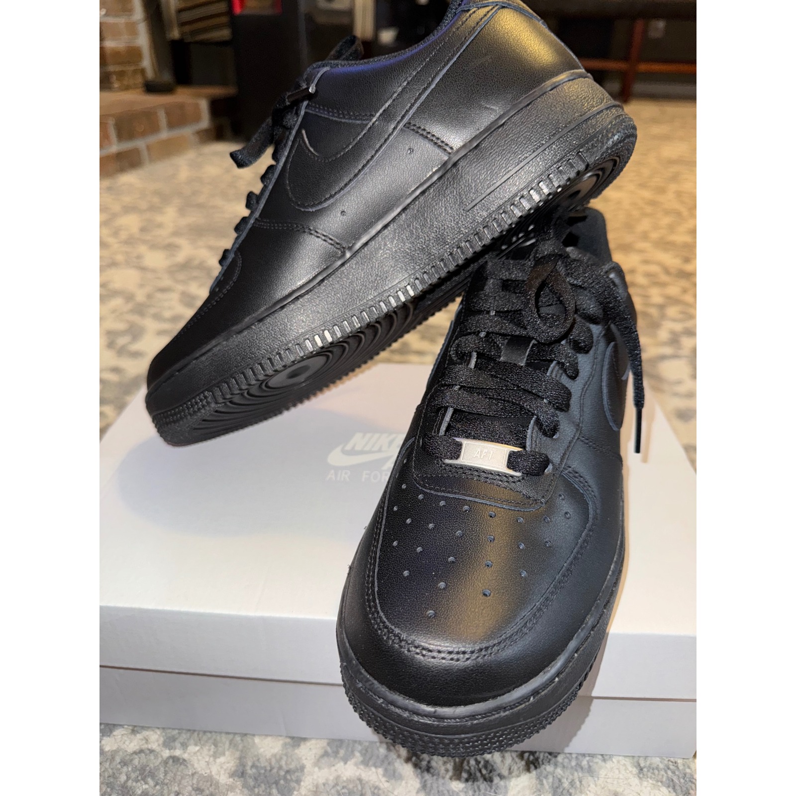 New Nike Air Force 1 '07 black shoe men's size 7 women's 8.5