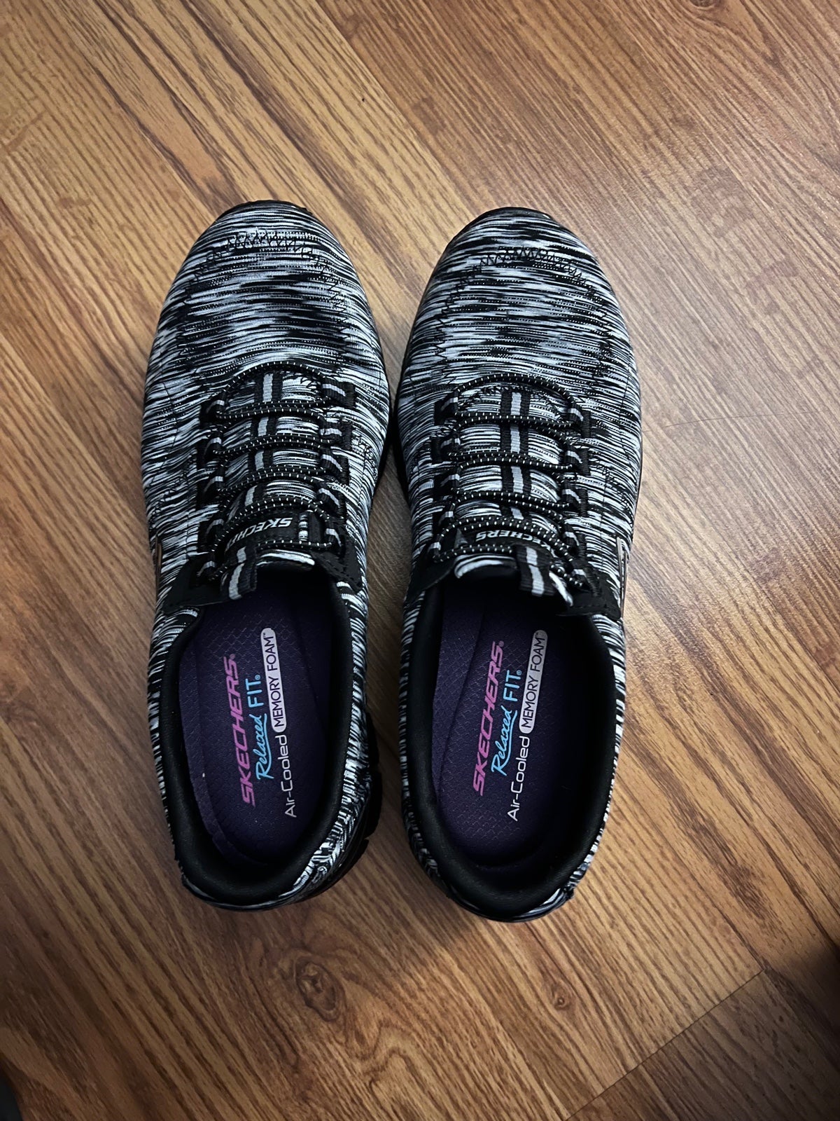 Skechers sneakers
