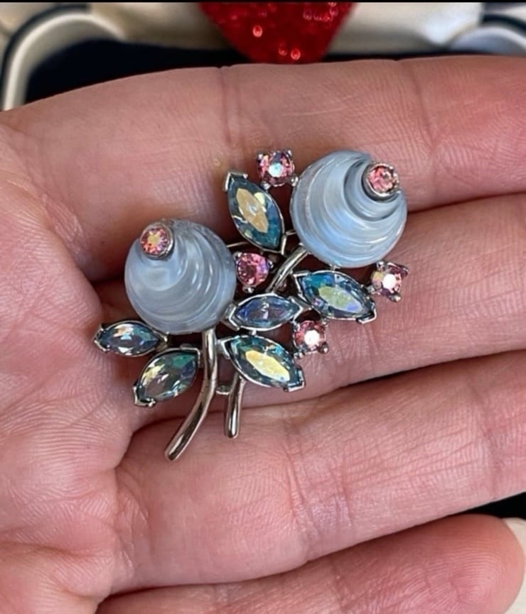 Trifari brooch flower blue glass 1950s AB rhinestons signet very beautifu