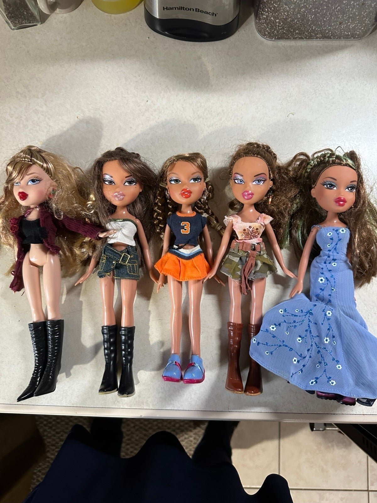 Lot Of 5 Vintage Bratz Dolls Yasmin