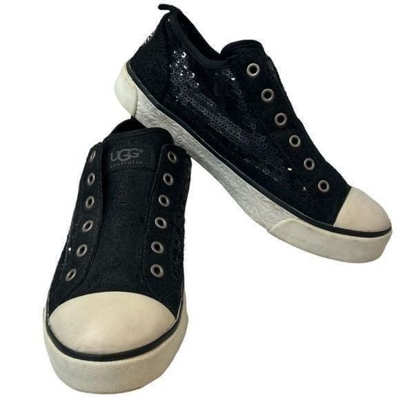UGG Laela Black Sparkle Sheepskin Lined Sneakers Size 6
