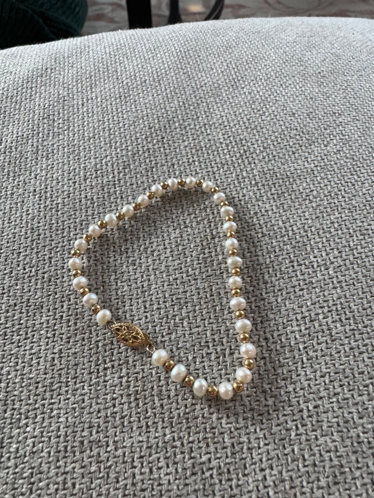 14k gold and pearl bracelet