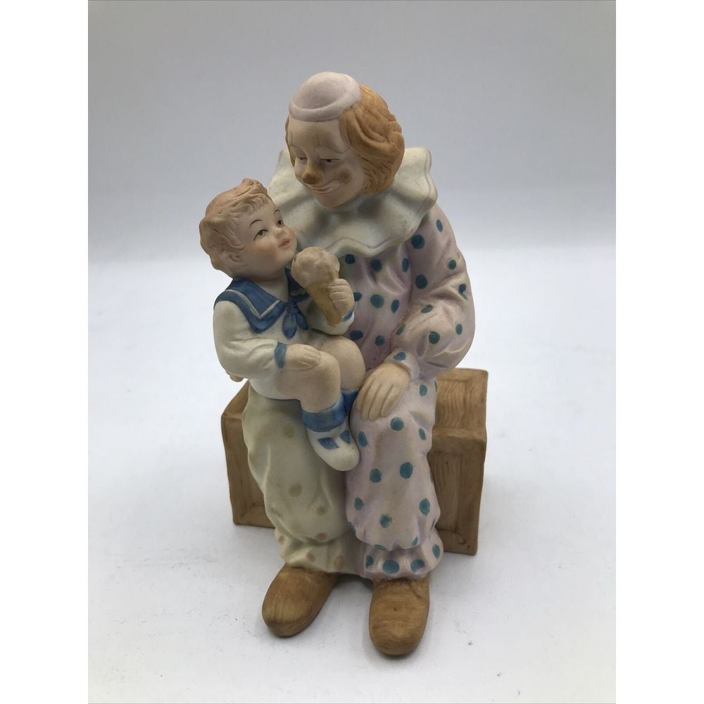 WILLITTS 1986 Fraser collection ceramic figurine #6279 carnival