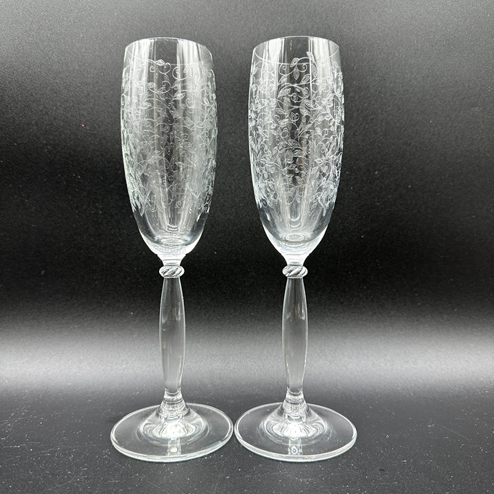 Set of 2 Pier 1 Etched Leaves & Vines Pattern Champagne Flute 8.5 Tall